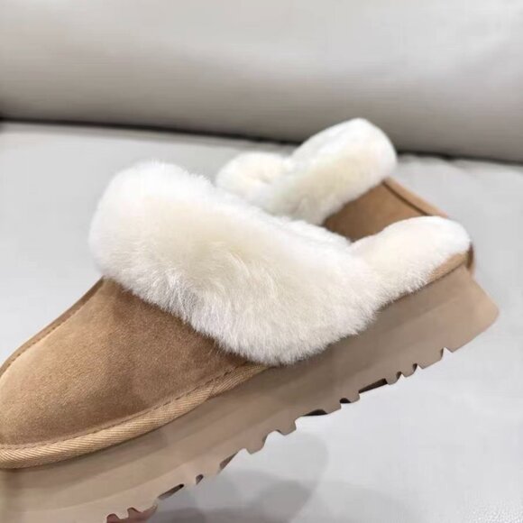 UGG classic snow boots - Picture 4 of 5